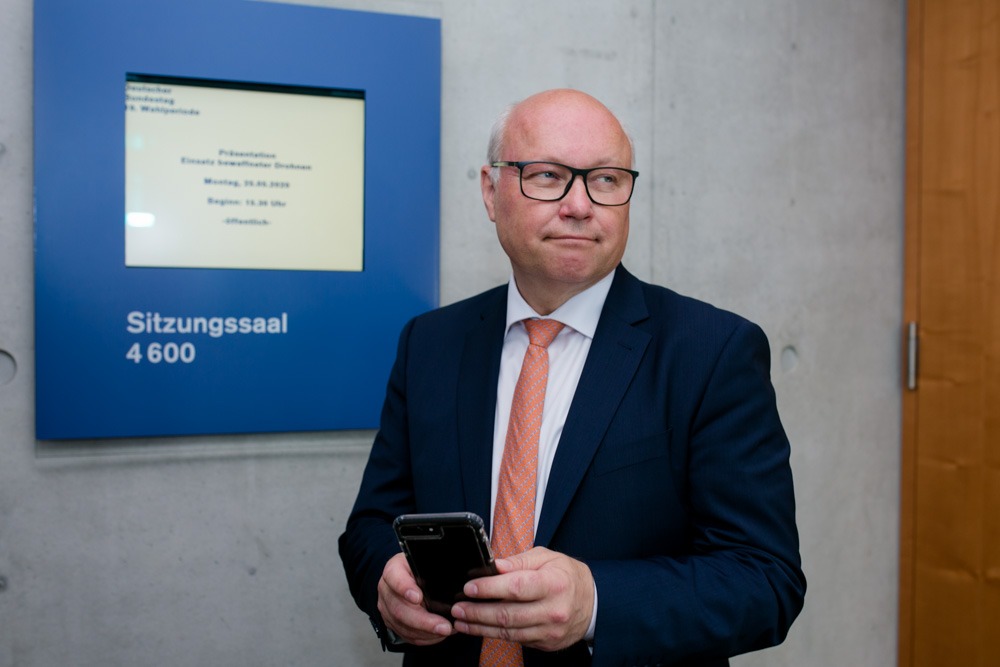 Friedhelm Wachs im Bundestag Verhandlungsexperte Friedhelm Wachs im Bundestag fotografiert von Fotograf Timm Ziegenthaler
