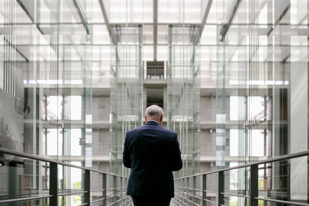 Verhandlungsexperte Friedhelm Wachs im Bundestag